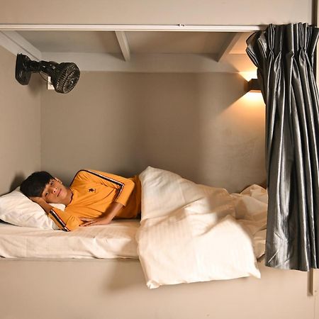 Bed & Bread Dormitory Bharuch Buitenkant foto